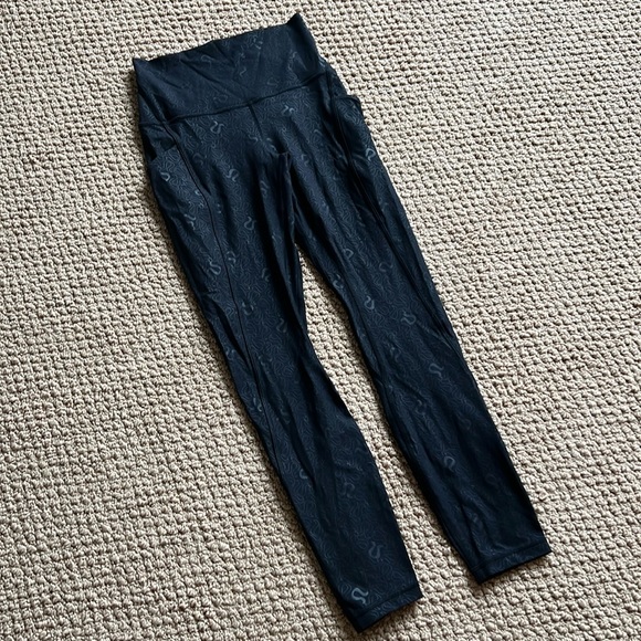 RARE lululemon Align™ High-Rise Pant with Pockets 25"
Yogo Emboss Black - Picture 5 of 7